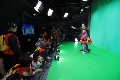 小小紅巖志愿者走進重慶氣象科普館 氣象科普與文藝匯演點亮群眾文化新生活